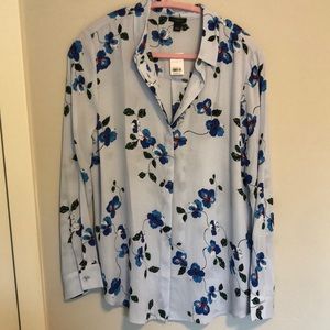 Ann Taylor floral blue blouse 💙🌱💚💙